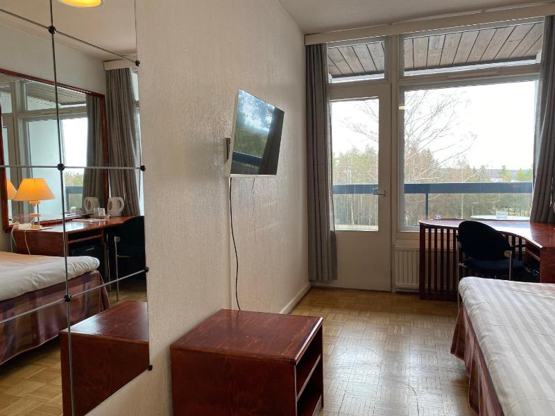 Standard Single Room image 3