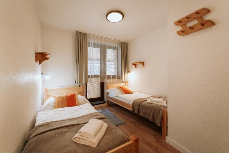 Standard Twin Room image 2