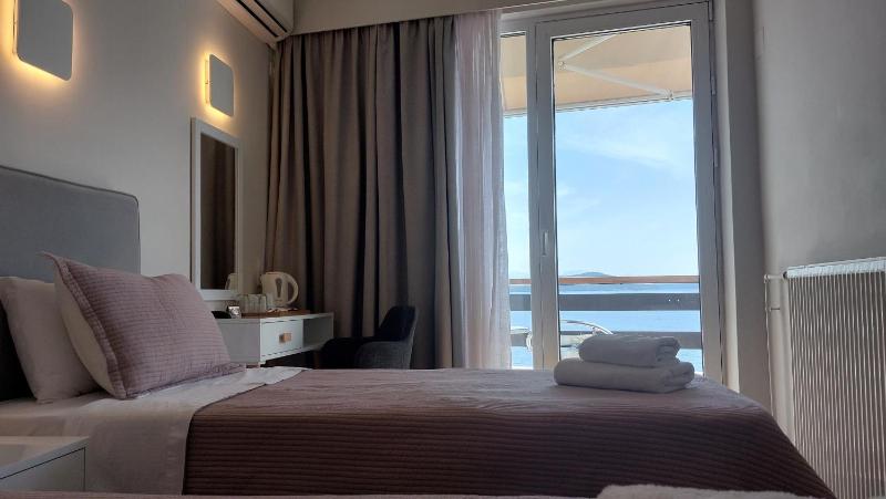 Hotel Avra - image 1