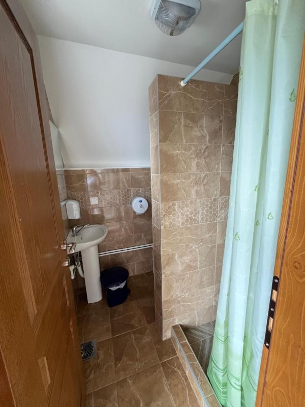One-Bedroom Bungalow image 2