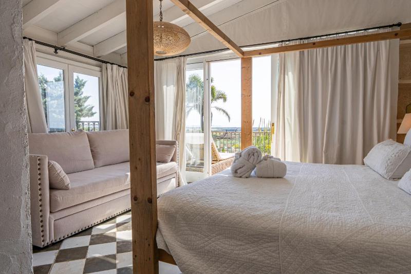 Junior Suite with Sea View image 2