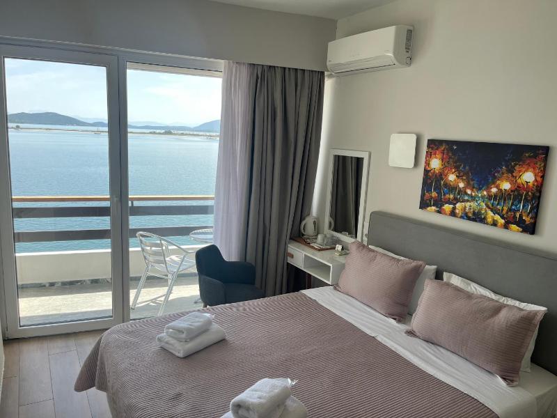 Hotel Avra - image 8