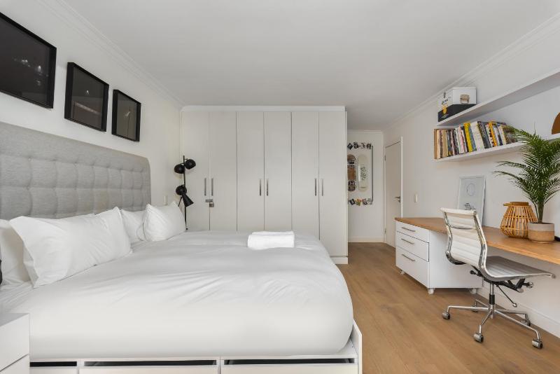 Burnside 303 - image 4