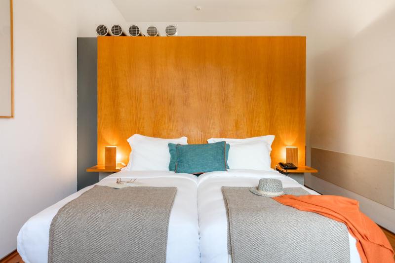 Classic Double or Twin Room image 3