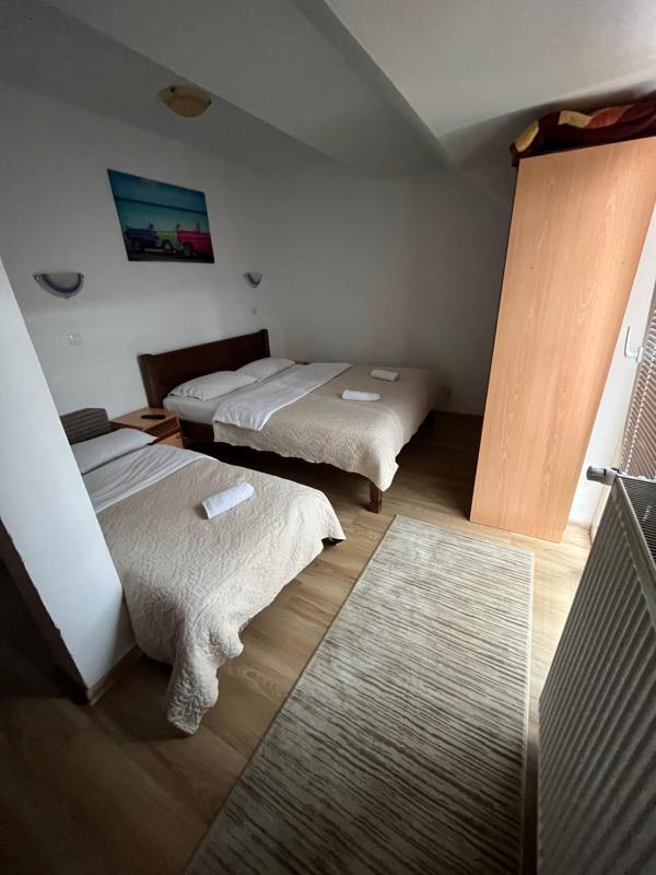 Studio with Balcony (1 Adult) image 4