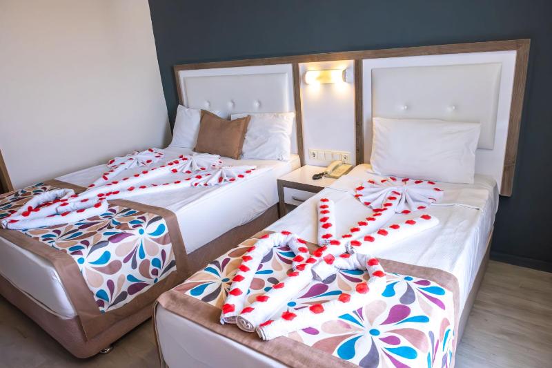 Standard Triple Room image 1