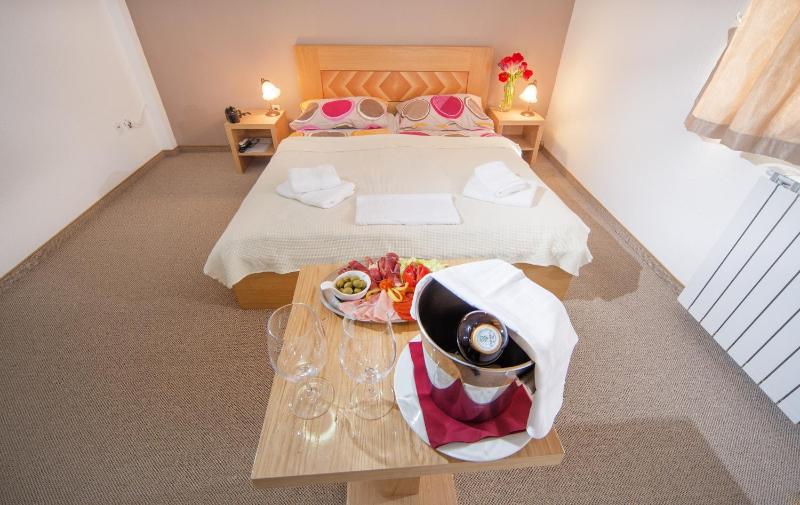 Quadruple Room image 3