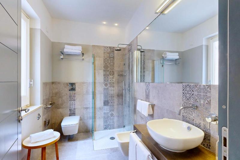 Superior Triple Room  image 4