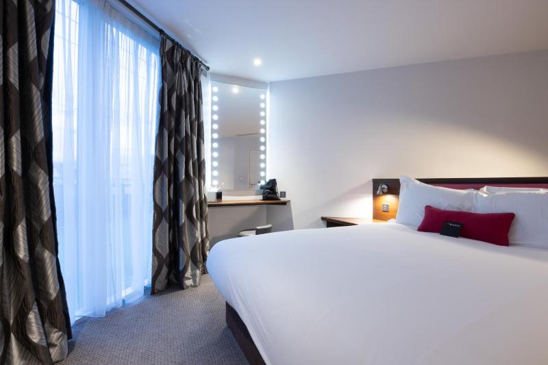 Double Room with Terrace image 4