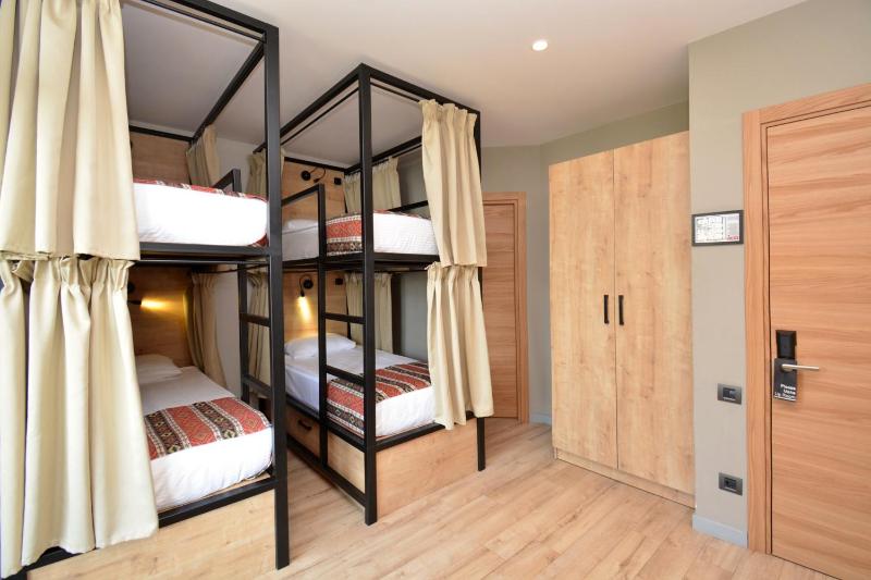 Quadruple Room image 2