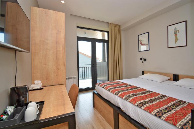 Standard Double Room image 4