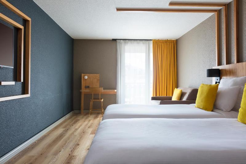 Superior Double or Twin Room image 4