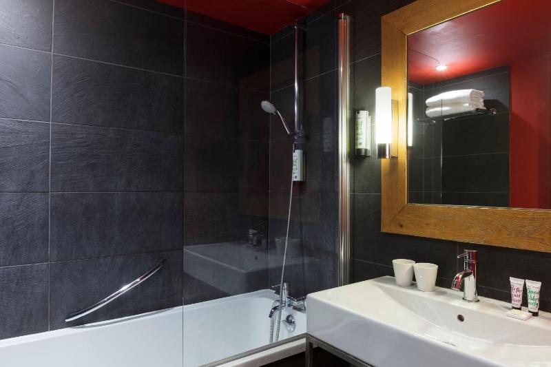 Classique Double or Twin Room image 4