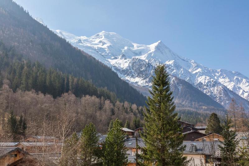 Classique Double or Twin Room with balcony - Mont-Blanc View image 4