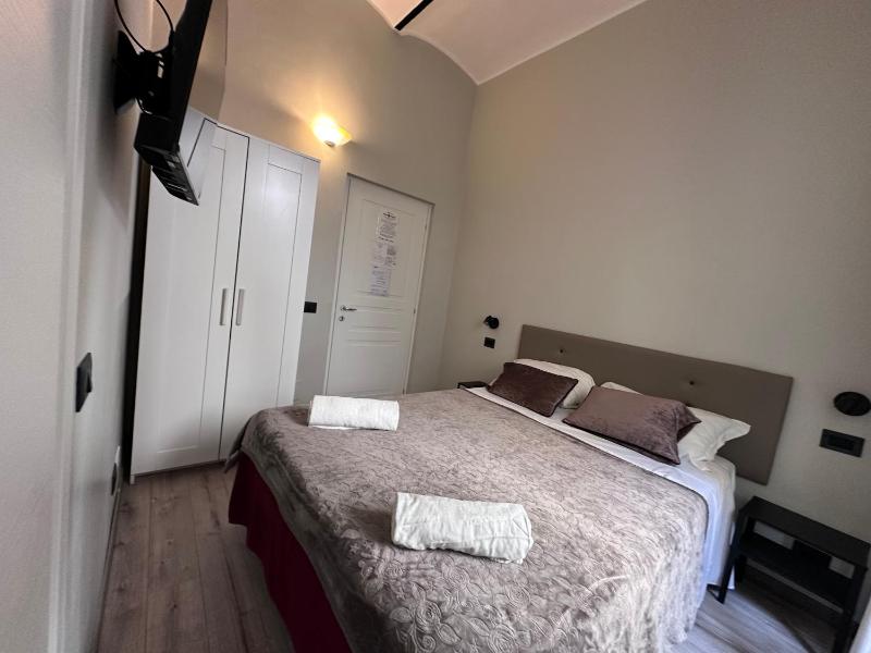 Double Room with Private Bathroom image 3