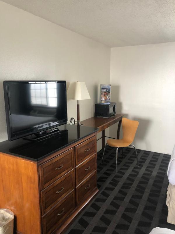 Quadruple Room - Disability Access image 1