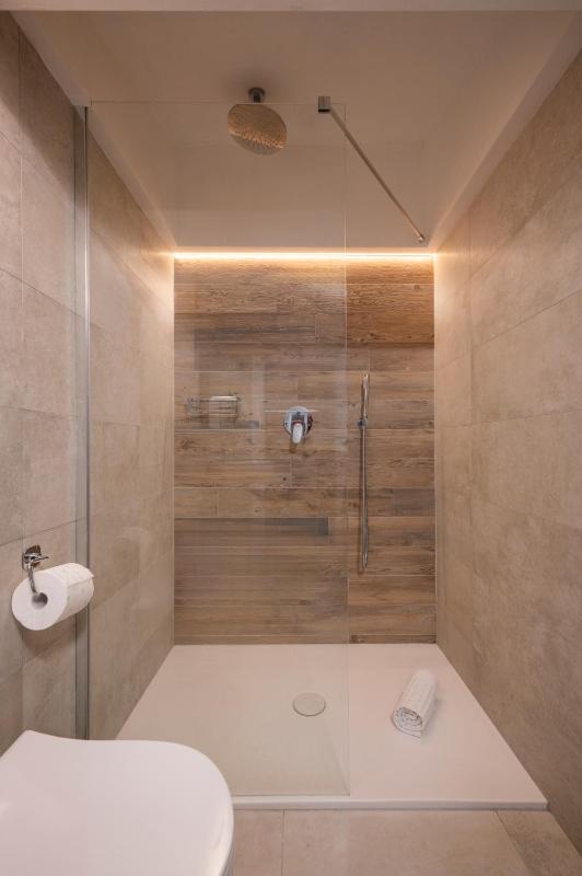 Quadruple Room image 4