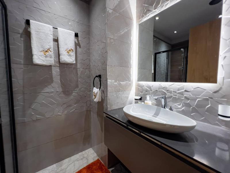 The Avery Studio at Diamond ITC - image 2