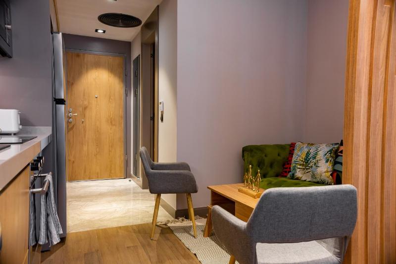 The Avery Studio at Diamond ITC - image 10