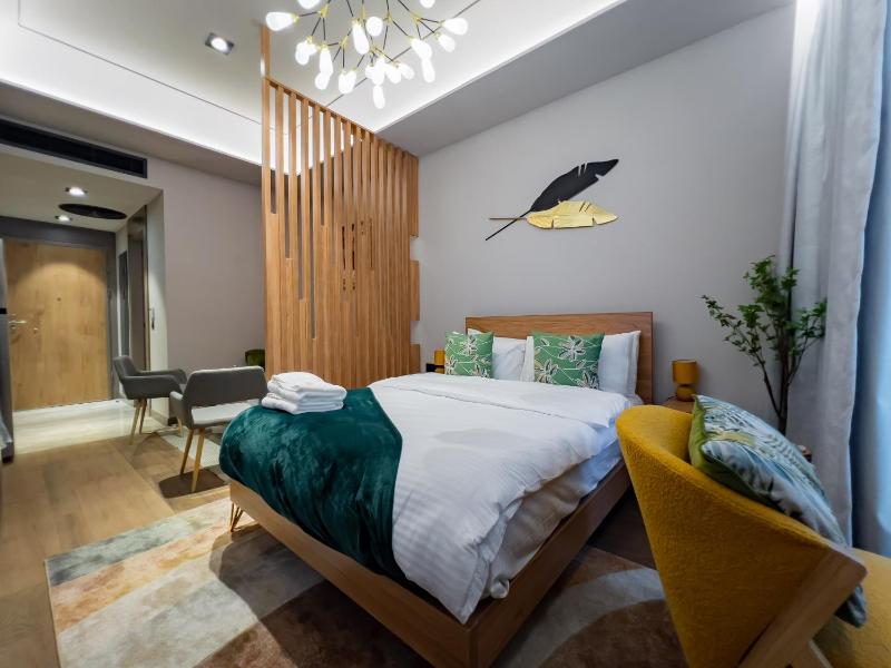 The Avery Studio at Diamond ITC - image 8