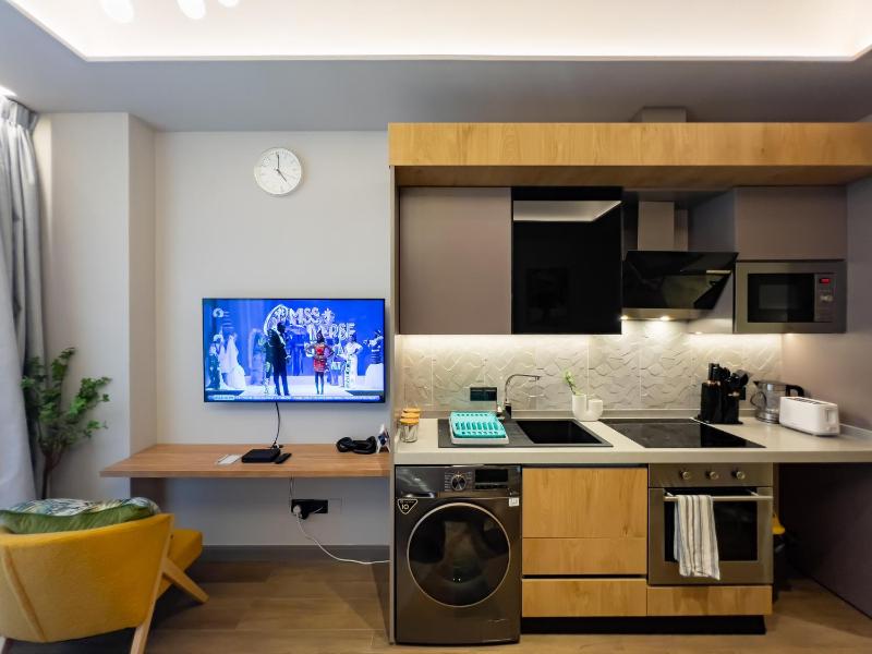 The Avery Studio at Diamond ITC - image 9