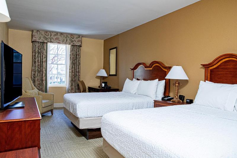 Hampton Inn Charleston-Historic District - image 13