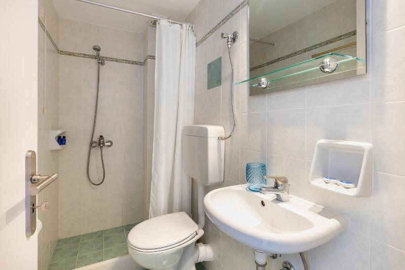Standard Double Room image 2