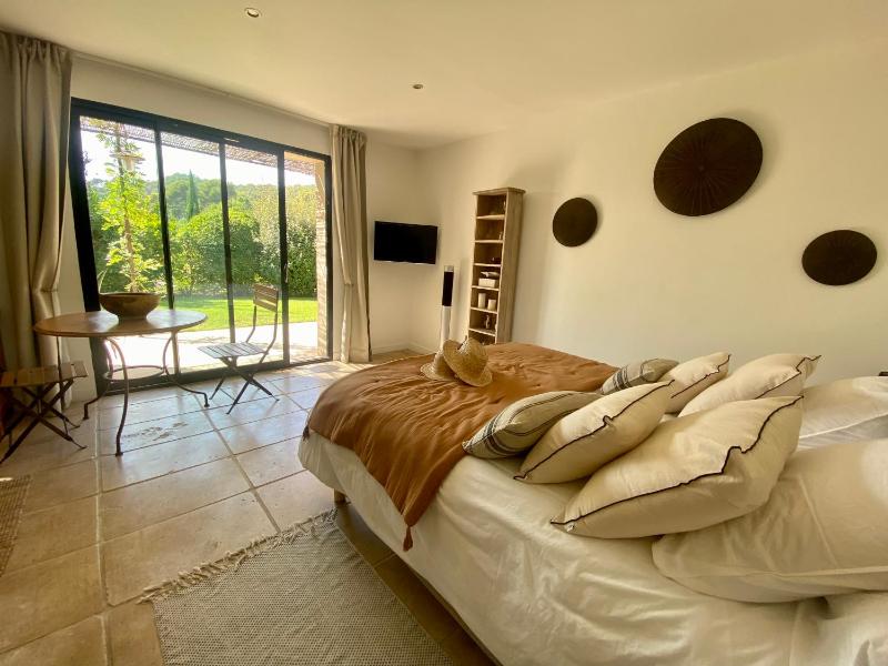 Superior King Room image 2