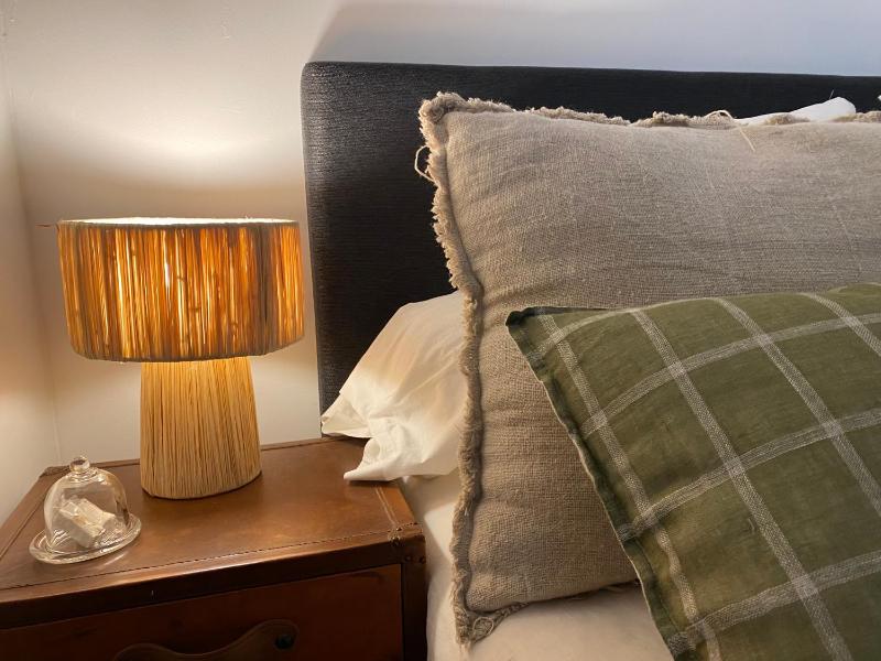 Standard King Room image 2