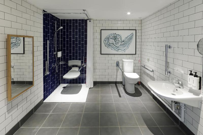 Super King Room - Accessible image 3