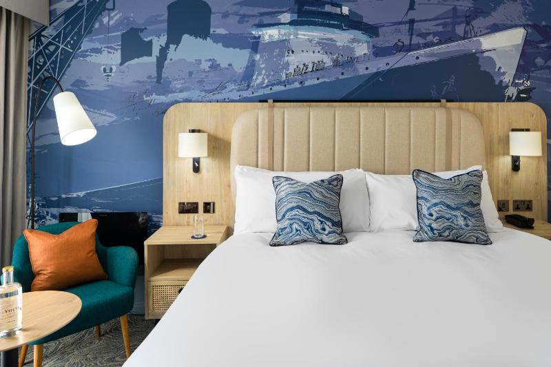 Standard Super King Room with View image 2