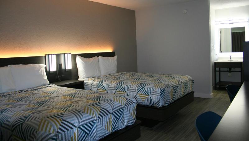 Deluxe Quadruple Room - Non-Smoking image 2