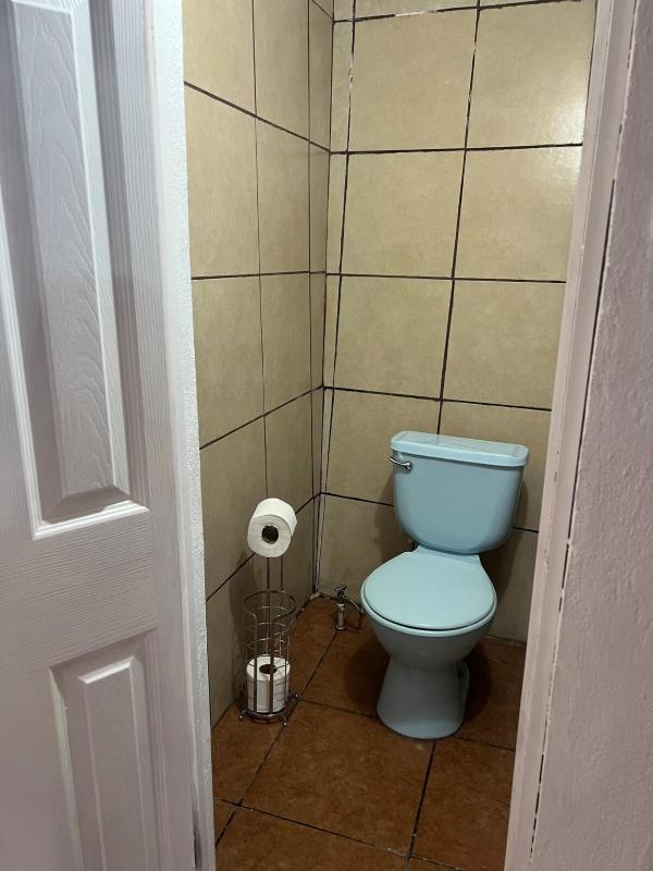 Oli's apartment studio - image 16