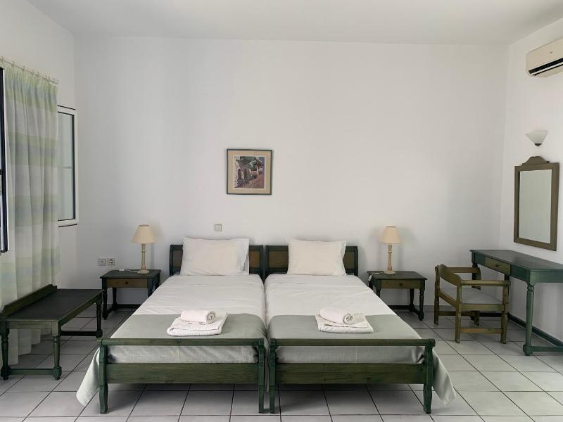 Studio (2 Adults) image 1