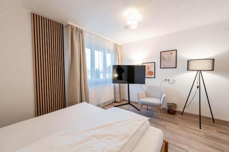 Double Room image 3