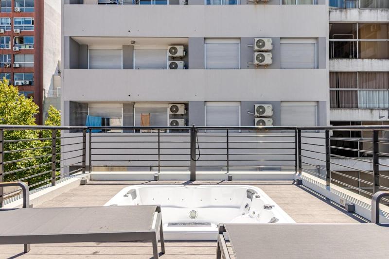 Andes City - Apartamento céntrico - Rooftop y Gimnasio gratuito compartido - Jacuzzi con costo extra - a minutos caminando de la Ciudad Vieja - Acepta mascotas - image 15