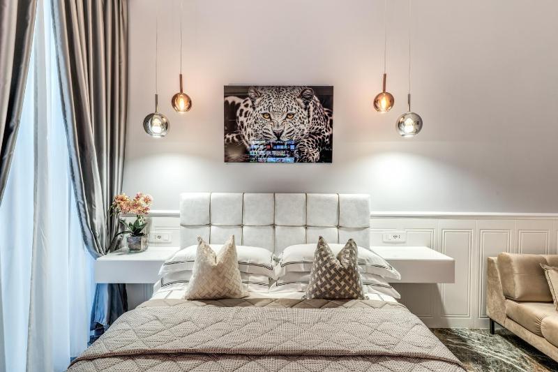 Junior Suite with Balcony image 3