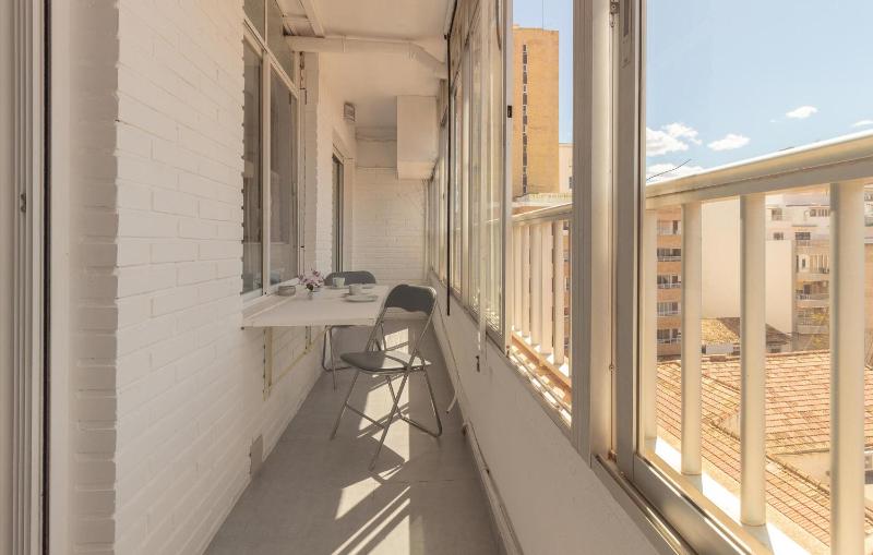 Beach Front Apartment In Torrevieja With Wifi - image 7