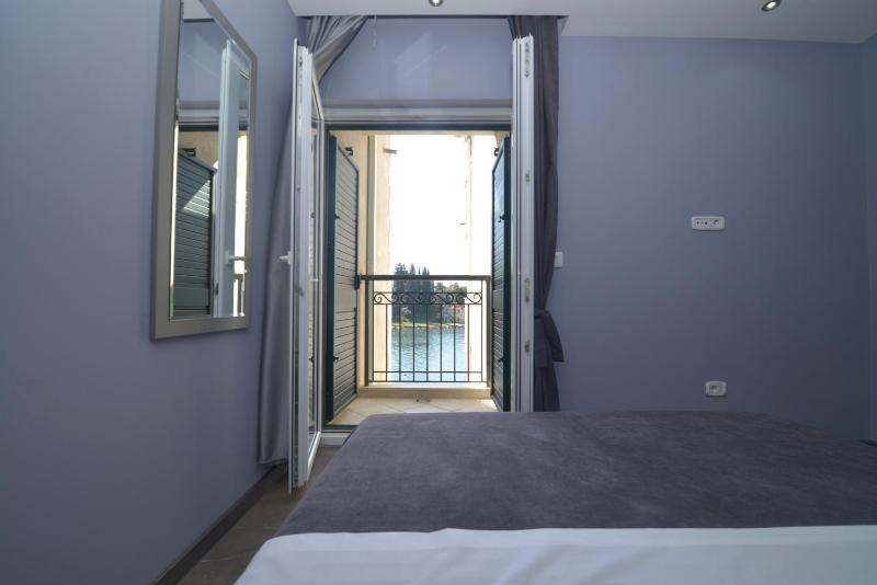 Apartment with Sea View image 1