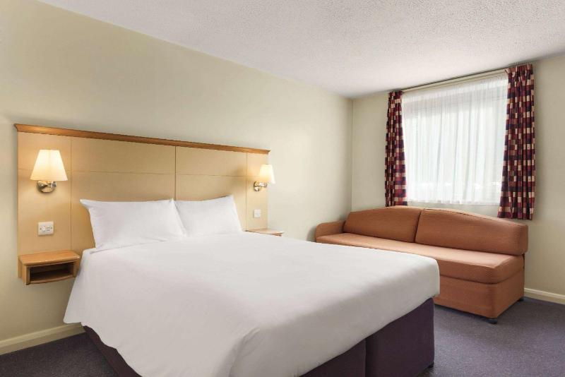 Double Room with Sofa Bed and Pull-out Bed image 1