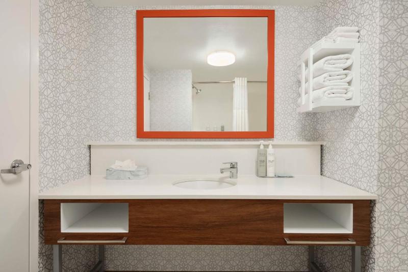 Room with Two Queen Beds - Non-Smoking image 2