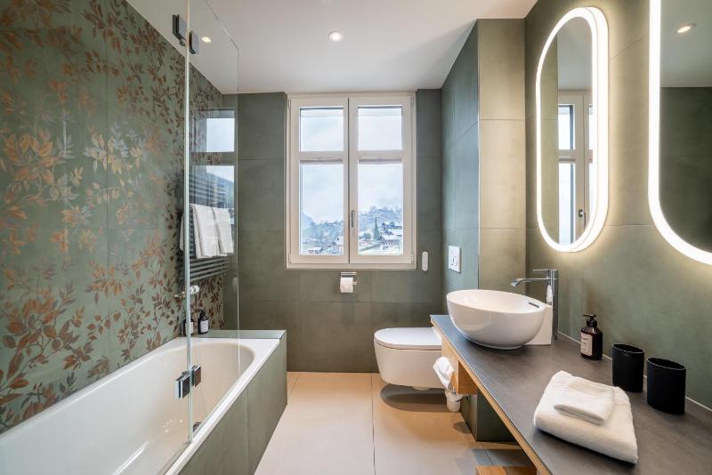 Classic Double or Twin Room -  Eiger View with A/C image 1