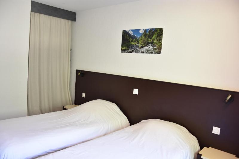 Twin Room image 1