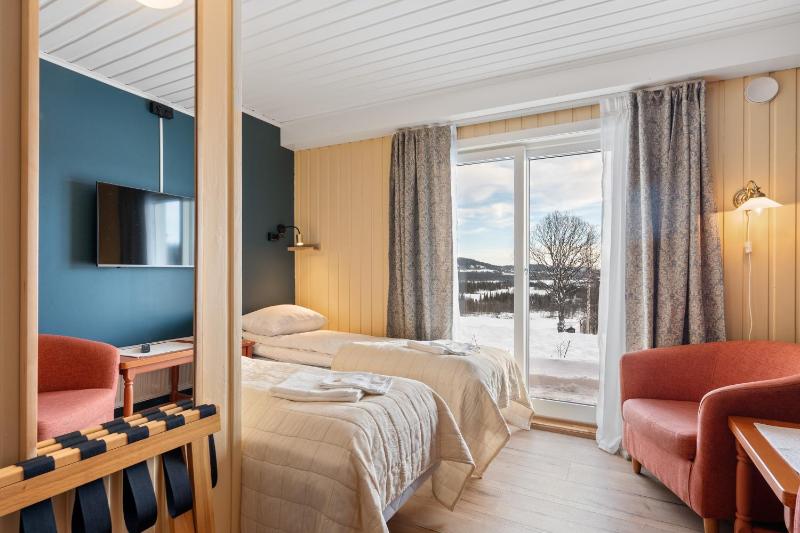 Double or Twin Room image 4