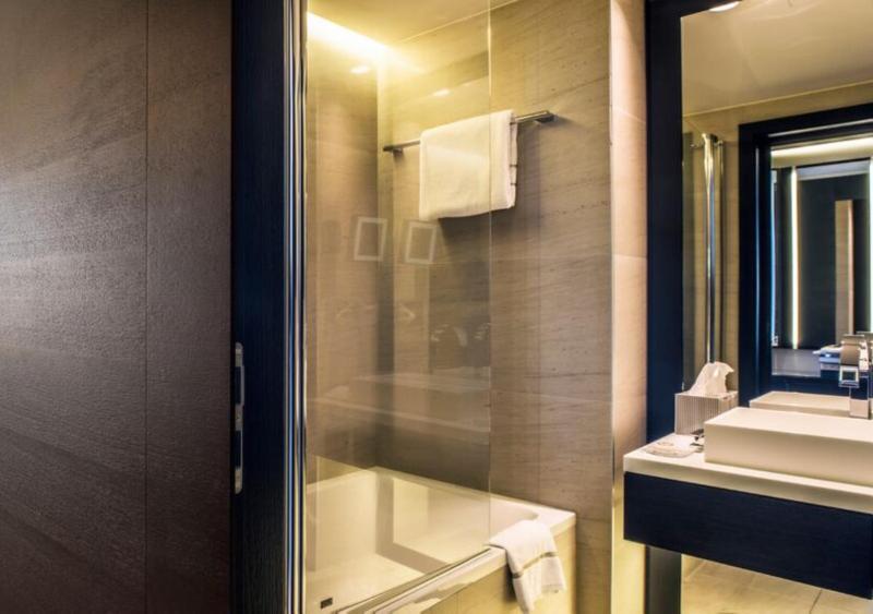 Superior Twin Room image 2