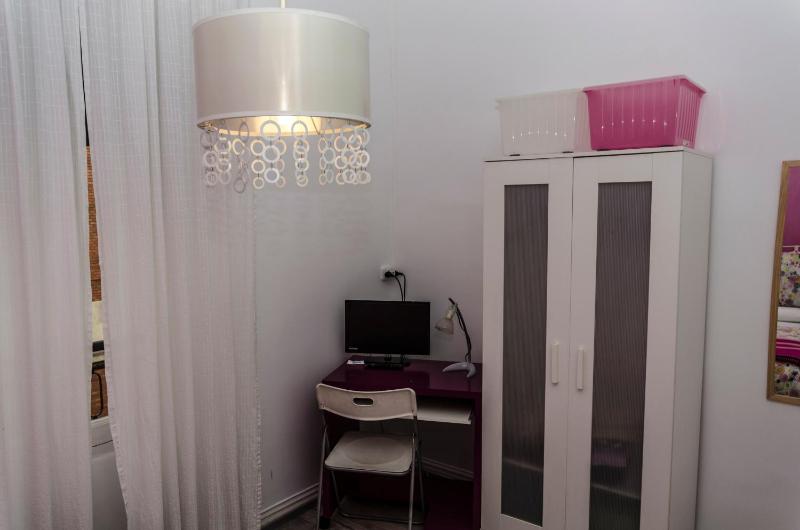 Double Room with Shared Bathroom image 2