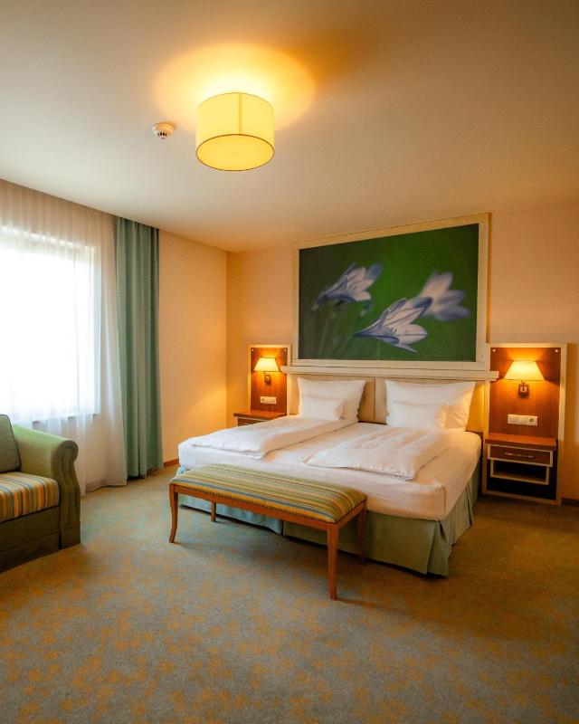 Deluxe Triple Room image 2