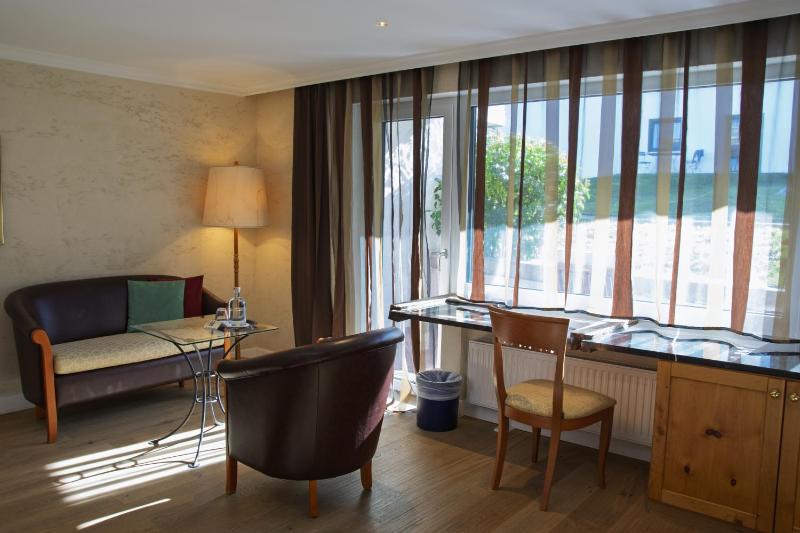 Premium Double Room image 2