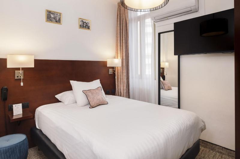 Standard Single Room image 3