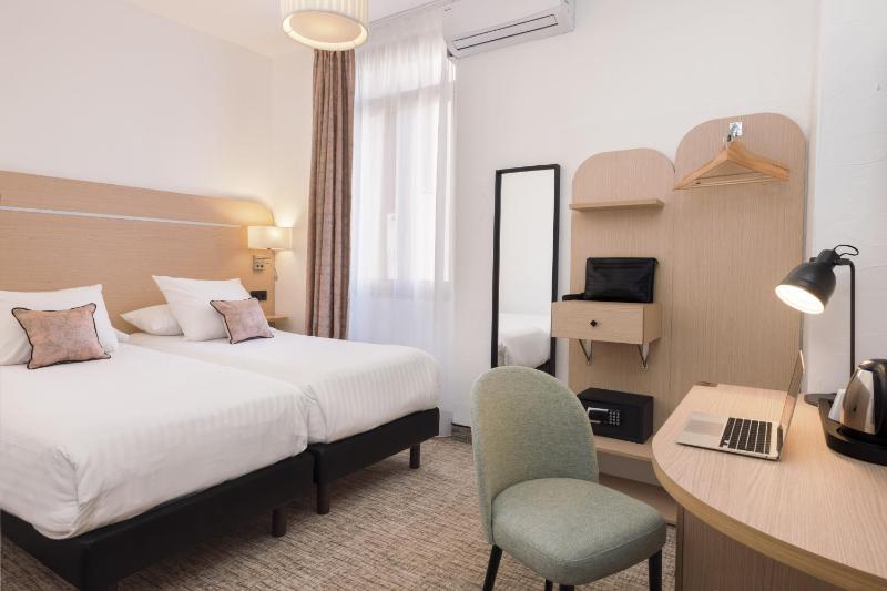 Standard Double Room image 1